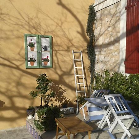 B&B Le Clos Des Cigales Cassis Bilik gambar