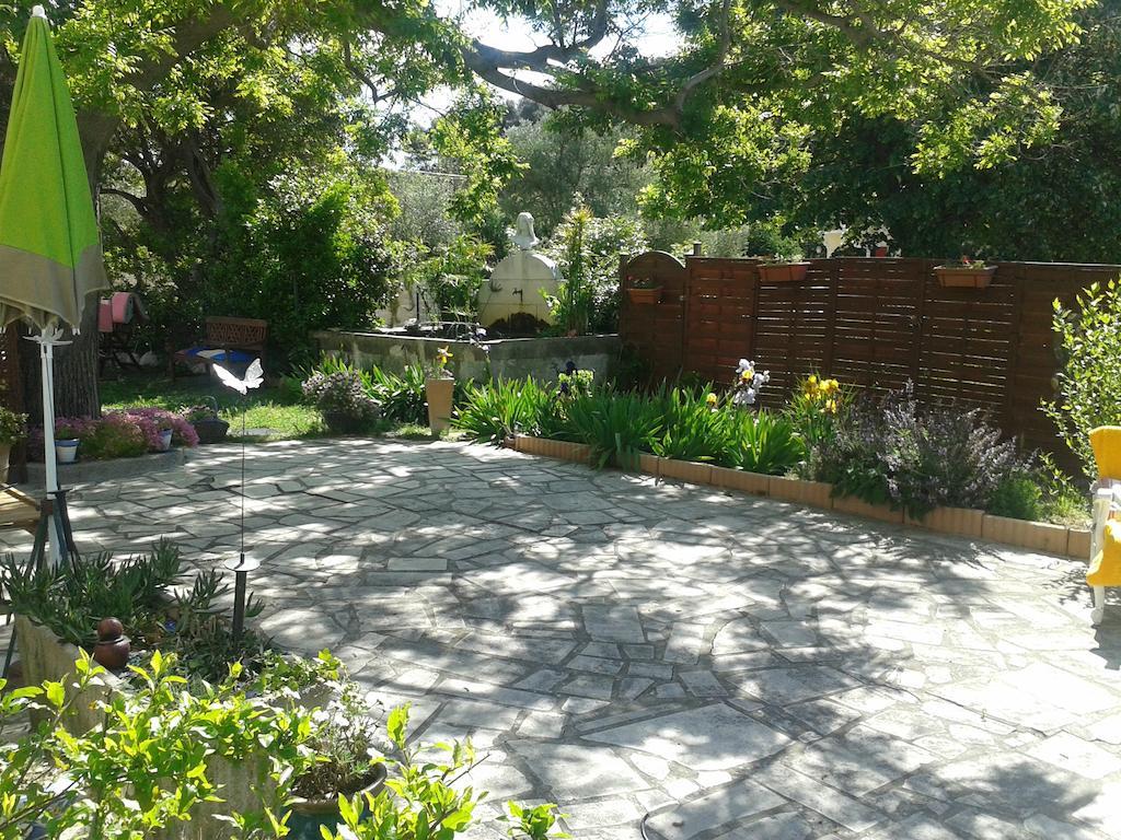 B&B Le Clos Des Cigales Cassis Luaran gambar
